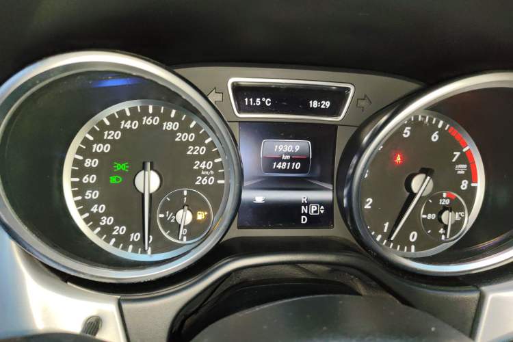 Used Mercedes-Benz M-Class 2012 ML 300 Odometer Close Up