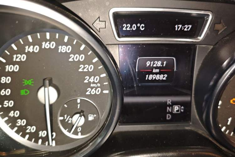 Used Mercedes-Benz M-Class 2012 ML 300 Odometer Close Up
