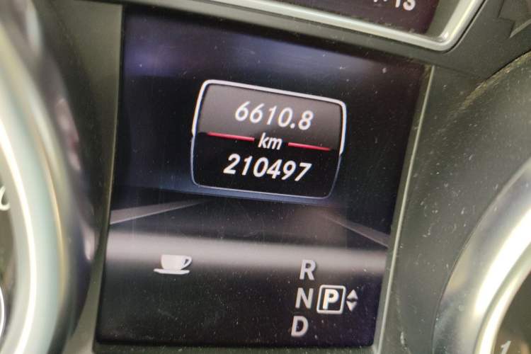 Used Mercedes-Benz M-Class 2012 ML 350 Luxury Edition Odometer Close Up