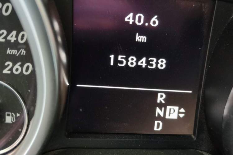 Used Mercedes-Benz M-Class 2012 ML 350 Luxury Edition Odometer Close Up