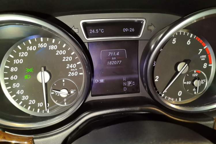Used Mercedes-Benz M-Class 2012 ML 350 Sport Edition Odometer Close Up