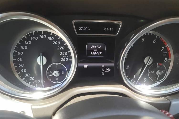 Used Mercedes-Benz M-Class 2012 ML 300 Odometer Close Up