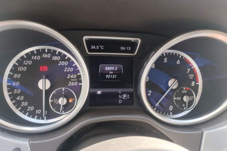 Used Mercedes-Benz M-Class 2012 ML 300 Odometer Close Up