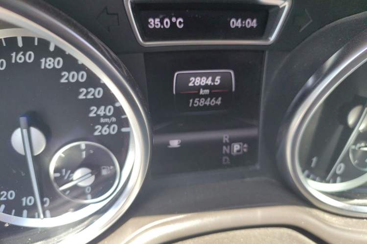 Used Mercedes-Benz M-Class 2012 ML 300 Odometer Close Up
