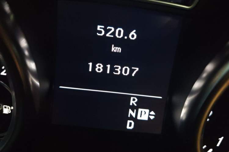 Used Mercedes-Benz M-Class 2012 ML 350 Sport Edition Odometer Close Up