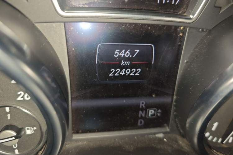 Used Mercedes-Benz M-Class 2012 ML 350 Sport Edition Odometer Close Up