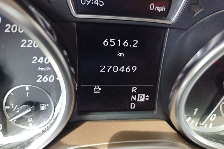 Used Mercedes-Benz M-Class 2012 ML 350 Sport Edition Odometer Close Up