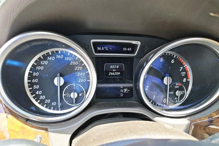 Used Mercedes-Benz M-Class 2012 ML 350 Sport Edition Odometer Close Up