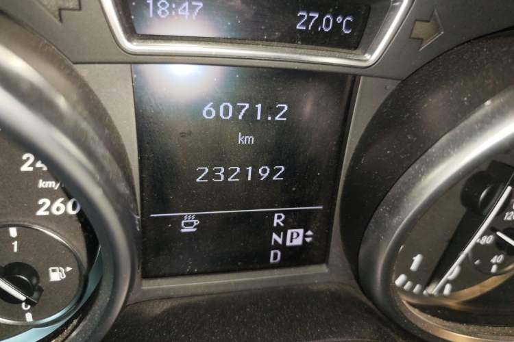 Used Mercedes-Benz M-Class 2012 ML 350 Sport Edition Odometer Close Up