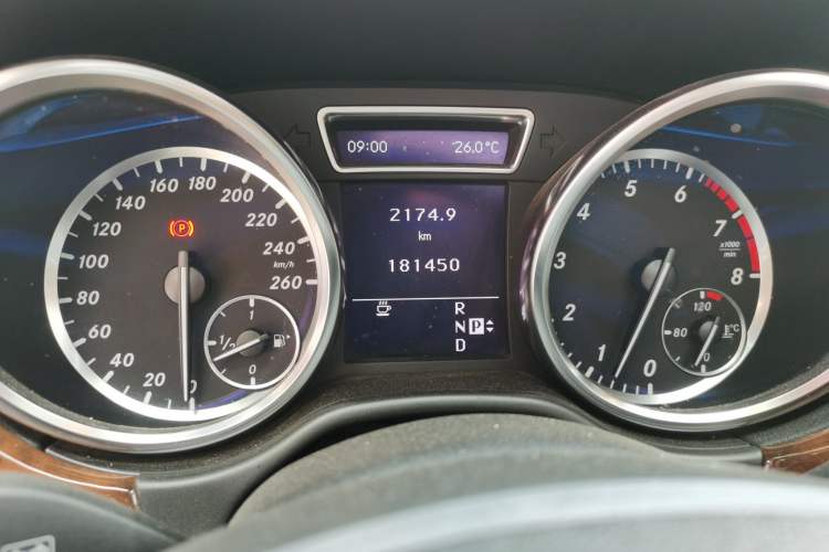 Used Mercedes-Benz M-Class 2012 ML 350 Sport Edition Odometer Close Up