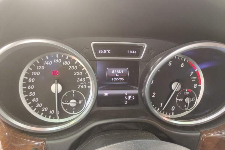 Used Mercedes-Benz M-Class 2012 ML 350 Luxury Edition Odometer Close Up