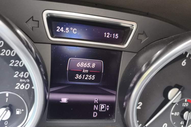 Used Mercedes-Benz M-Class 2012 ML 350 Sport Edition Odometer Close Up