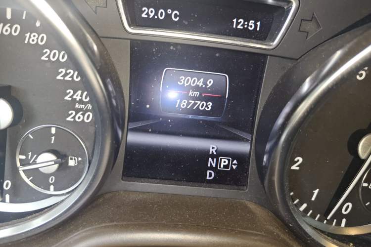 Used Mercedes-Benz M-Class 2012 ML 350 Sport Edition Odometer Close Up