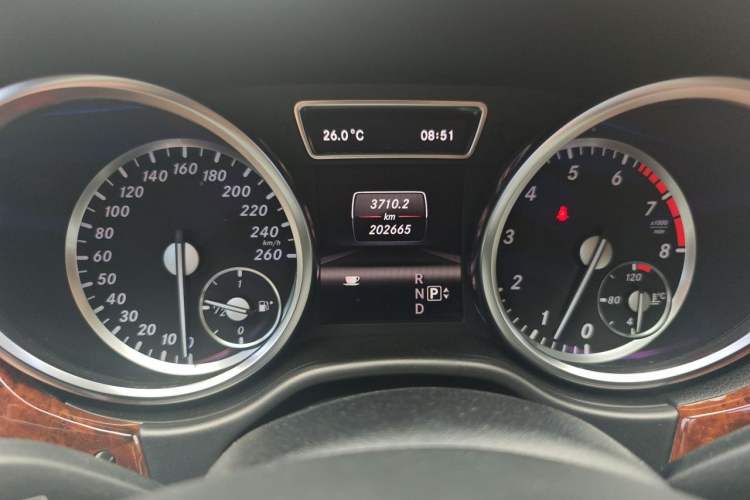 Used Mercedes-Benz M-Class 2012 ML 350 Sport Edition Odometer Close Up