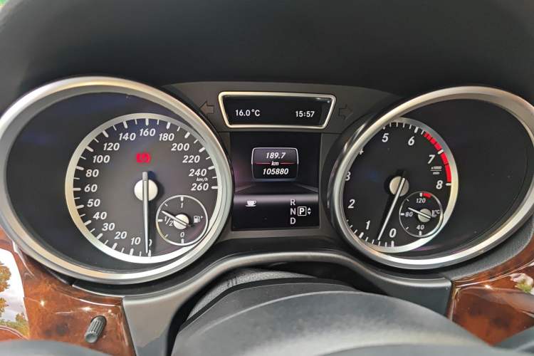 Used Mercedes-Benz M-Class 2012 ML 350 Luxury Edition Odometer Close Up