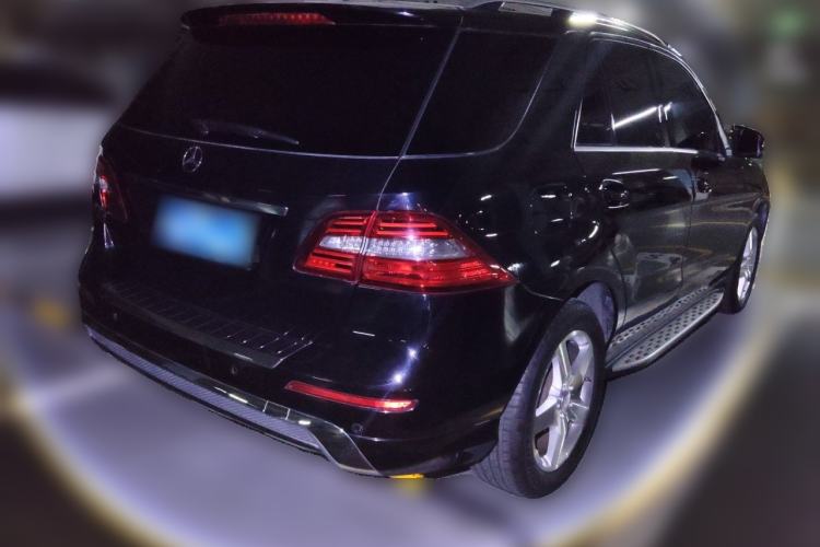 Used Mercedes-Benz M-Class 2012 ML 350 Luxury Edition Rear Right 45 Deg