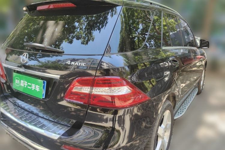 Used Mercedes-Benz M-Class 2012 ML 350 Luxury Edition Rear Right 45 Deg