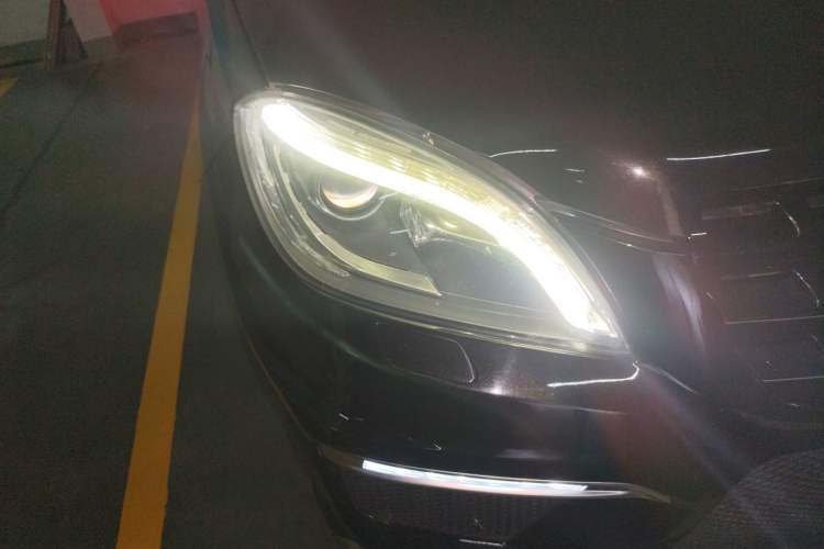 Used Mercedes-Benz M-Class 2012 ML 300 Right Front Headlight