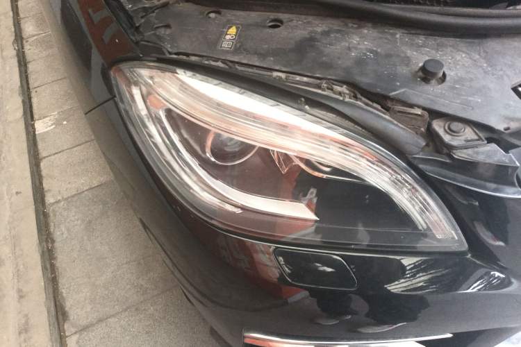 Used Mercedes-Benz M-Class 2012 ML 300 Right Front Headlight