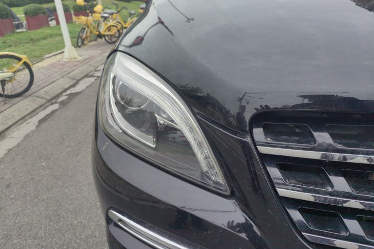 Used Mercedes-Benz M-Class  Right Front Headlight
