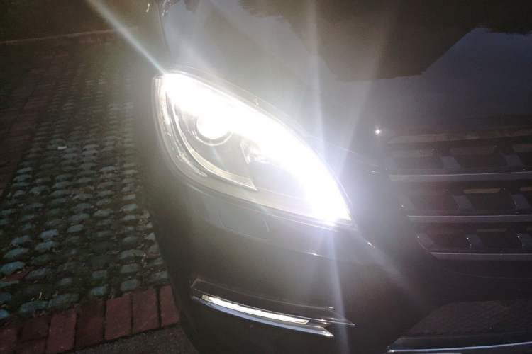 Used Mercedes-Benz M-Class 2012 ML 300 Right Front Headlight