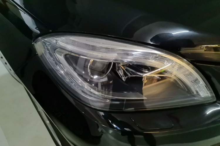 Used Mercedes-Benz M-Class 2012 ML 350 Sport Edition Right Front Headlight