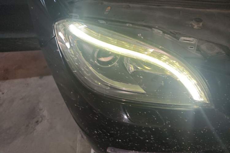 Used Mercedes-Benz M-Class 2012 ML 350 Sport Edition Right Front Headlight