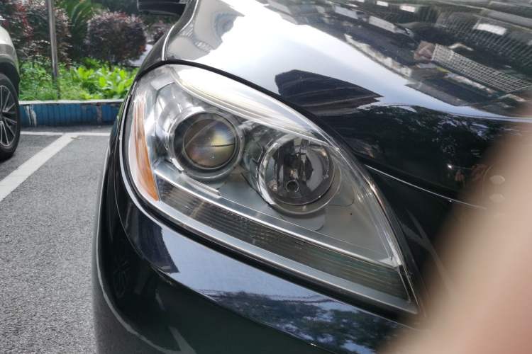 Used Mercedes-Benz M-Class 2012 ML 350 Luxury Edition Right Front Headlight