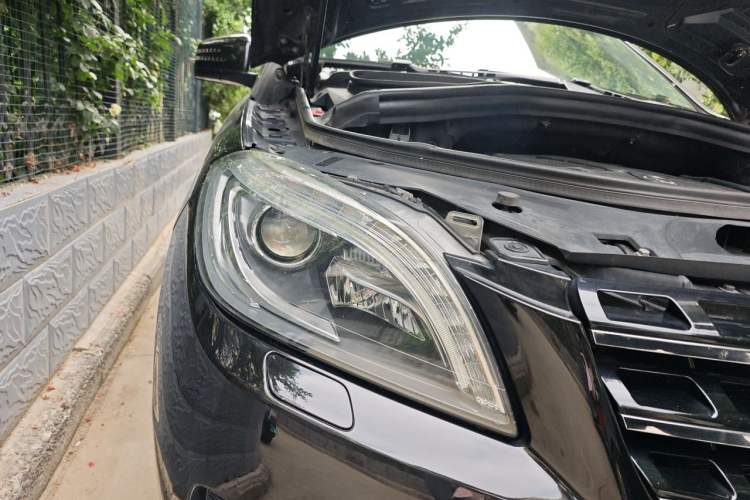 Used Mercedes-Benz M-Class 2012 ML 350 Sport Edition Right Front Headlight
