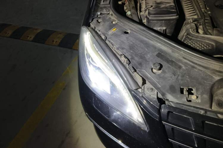 Used Mercedes-Benz M-Class 2012 ML 350 Luxury Edition Right Front Headlight