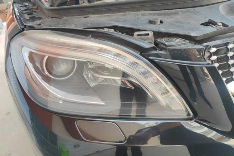 Used Mercedes-Benz M-Class 2012 ML 350 Sport Edition Right Front Headlight