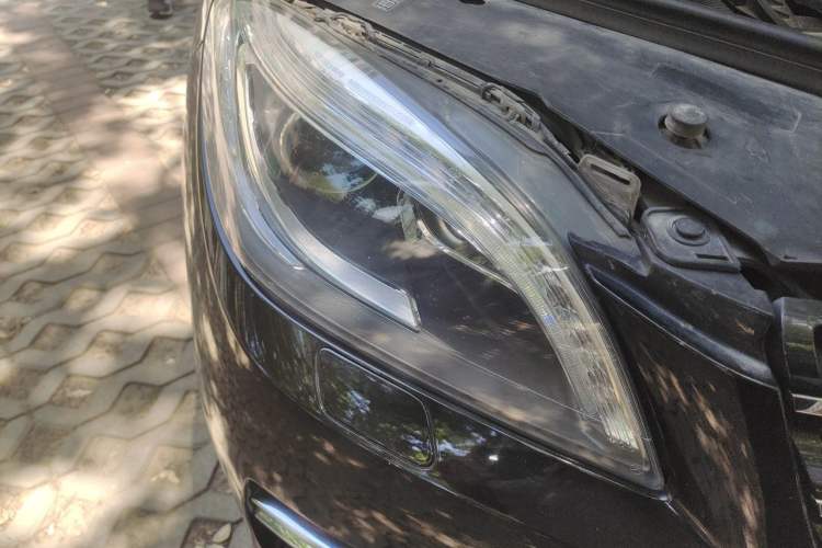 Used Mercedes-Benz M-Class 2012 ML 350 Luxury Edition Right Front Headlight