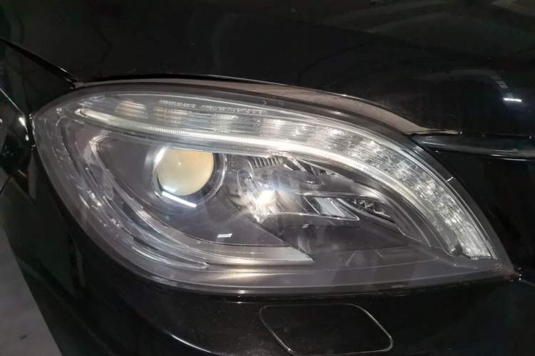 Used Mercedes-Benz M-Class 2012 ML 300 Right Front Headlight