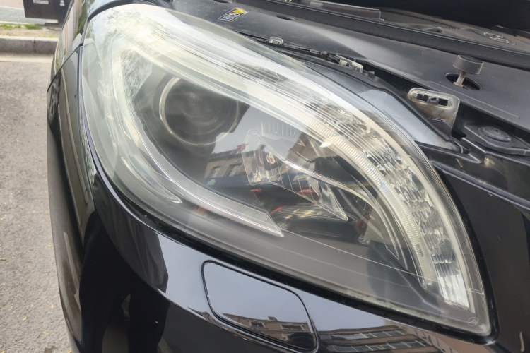 Used Mercedes-Benz M-Class  Right Front Headlight