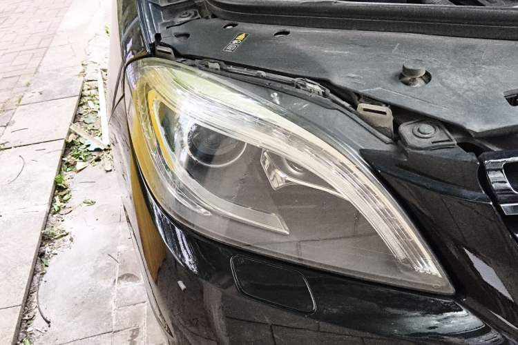 Used Mercedes-Benz M-Class 2012 ML 350 Luxury Edition Right Front Headlight