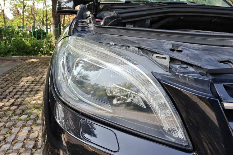 Used Mercedes-Benz M-Class 2012 ML 350 Sport Edition Right Front Headlight