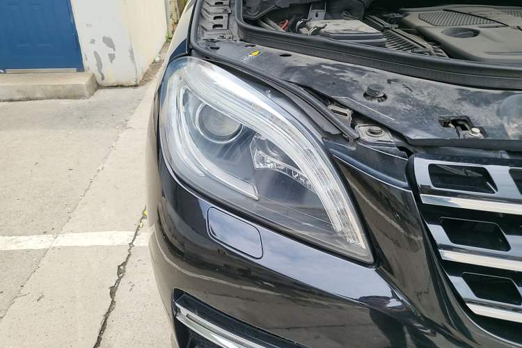 Used Mercedes-Benz M-Class 2012 ML 350 Sport Edition Right Front Headlight