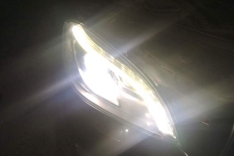 Used Mercedes-Benz M-Class 2012 ML 300 Right Front Headlight