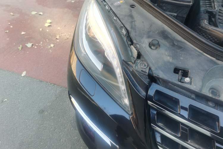 Used Mercedes-Benz M-Class 2012 ML 350 Sport Edition Right Front Headlight