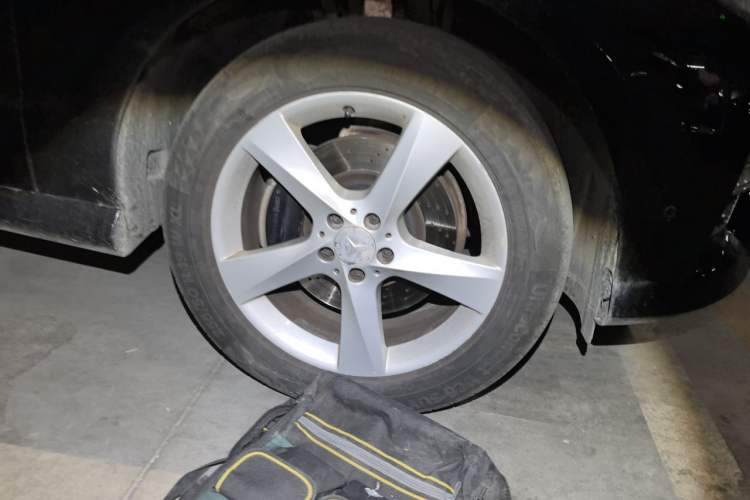 Used Mercedes-Benz M-Class 2012 ML 300 Right Front Wheel Hub