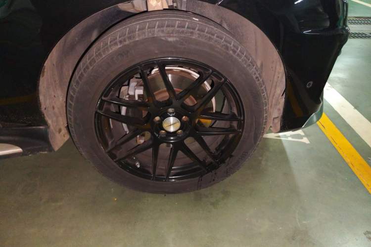 Used Mercedes-Benz M-Class 2012 ML 300 Right Front Wheel Hub