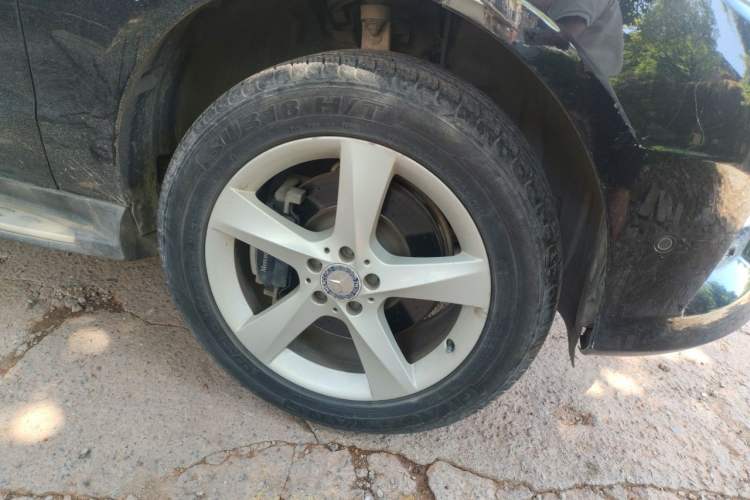 Used Mercedes-Benz M-Class 2012 ML 300 Right Front Wheel Hub