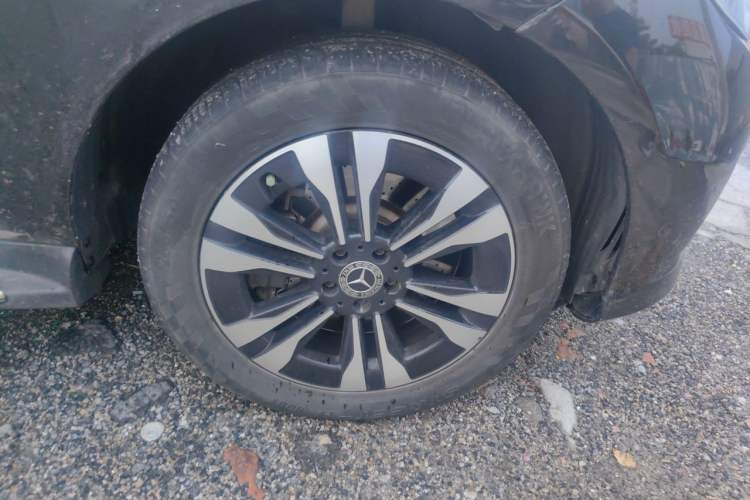 Used Mercedes-Benz M-Class 2012 ML 350 Sport Edition Right Front Wheel Hub