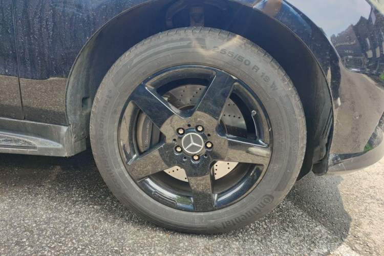 Used Mercedes-Benz M-Class 2012 ML 350 Luxury Edition Right Front Wheel Hub