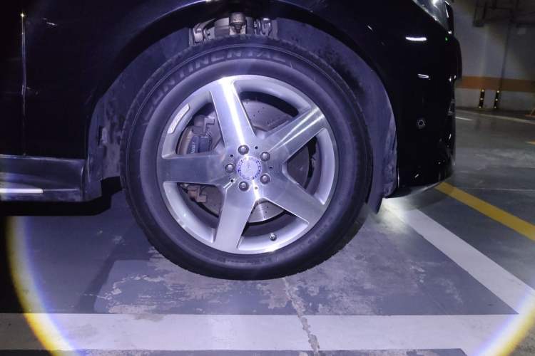 Used Mercedes-Benz M-Class 2012 ML 350 Luxury Edition Right Front Wheel Hub