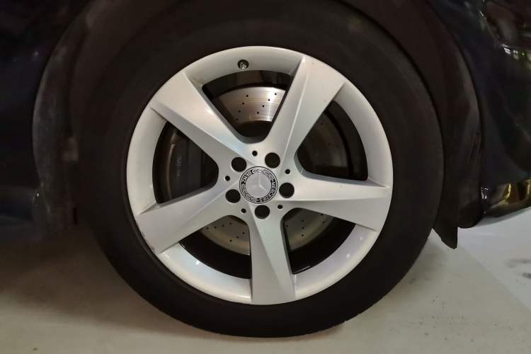 Used Mercedes-Benz M-Class 2012 ML 350 Sport Edition Right Front Wheel Hub