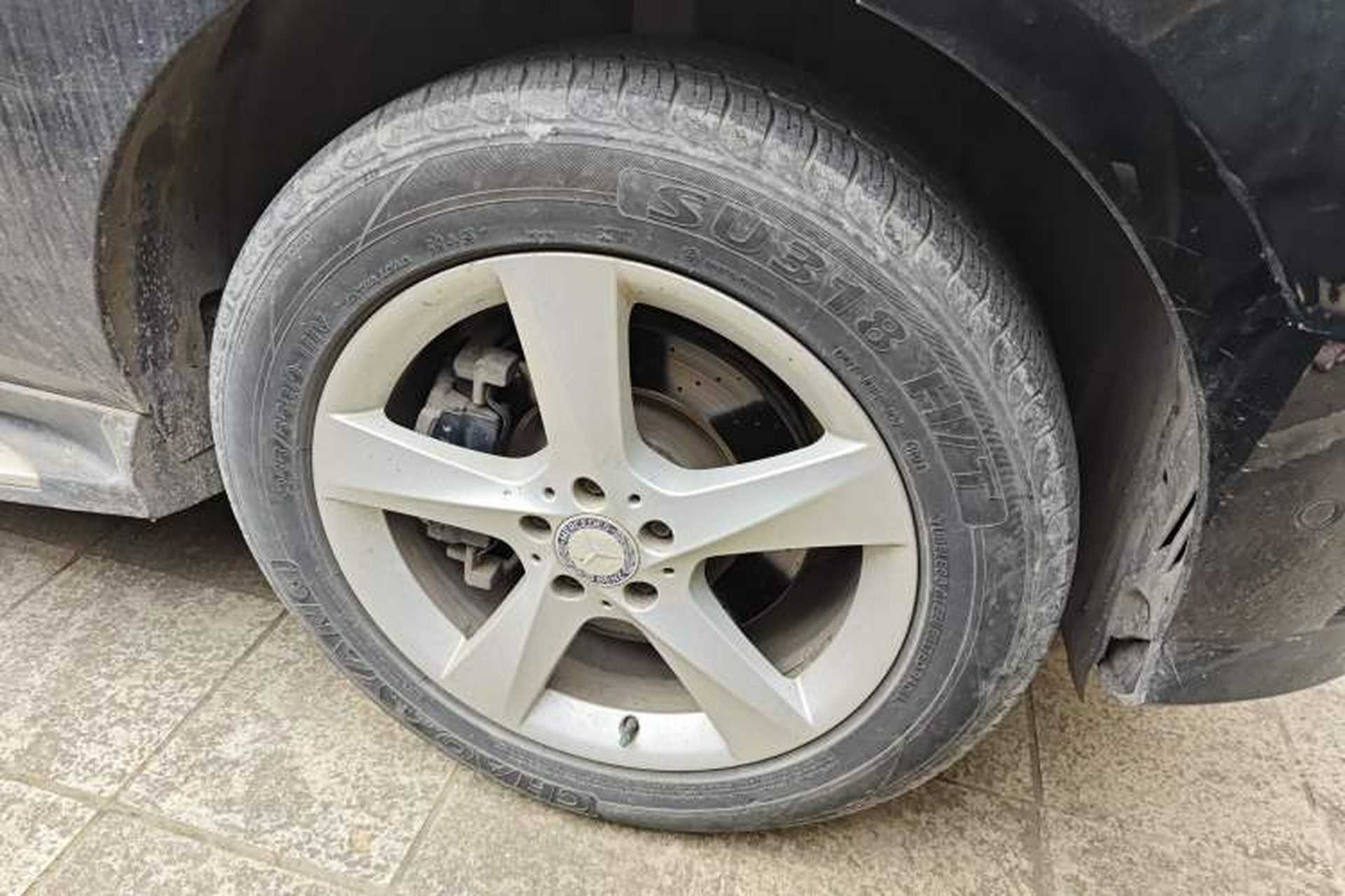 Used Mercedes-Benz M-Class  Right Front Wheel Hub
