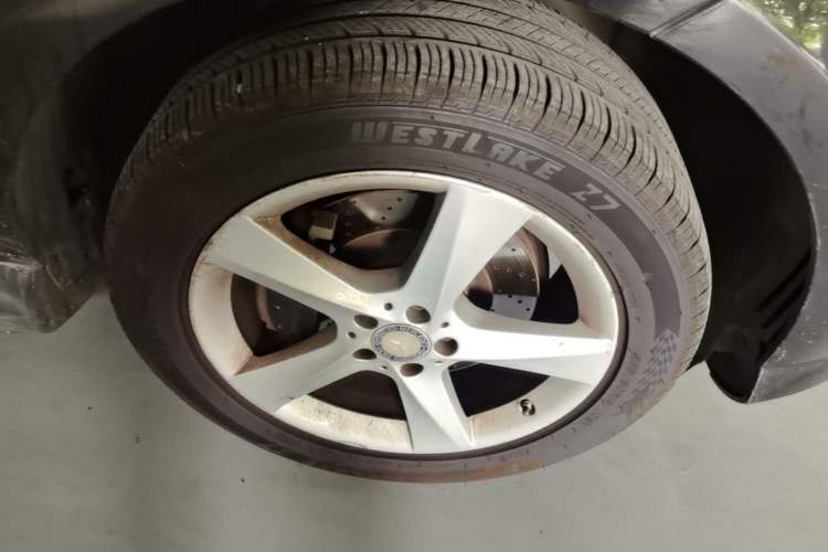 Used Mercedes-Benz M-Class 2012 ML 300 Right Front Wheel Hub