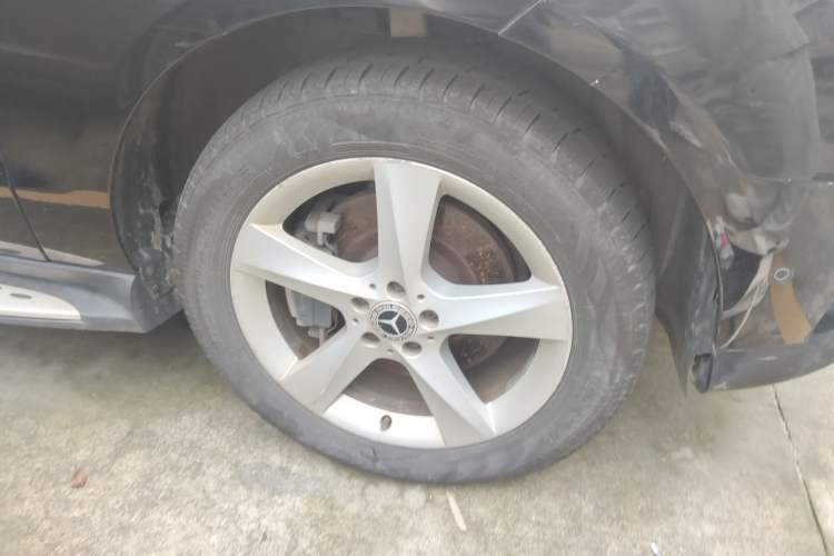 Used Mercedes-Benz M-Class 2012 ML 300 Right Front Wheel Hub