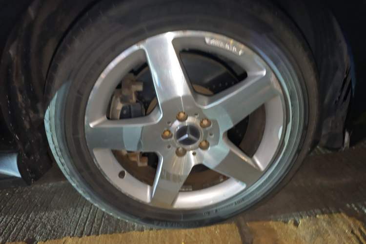 Used Mercedes-Benz M-Class 2012 ML 350 Luxury Edition Right Front Wheel Hub